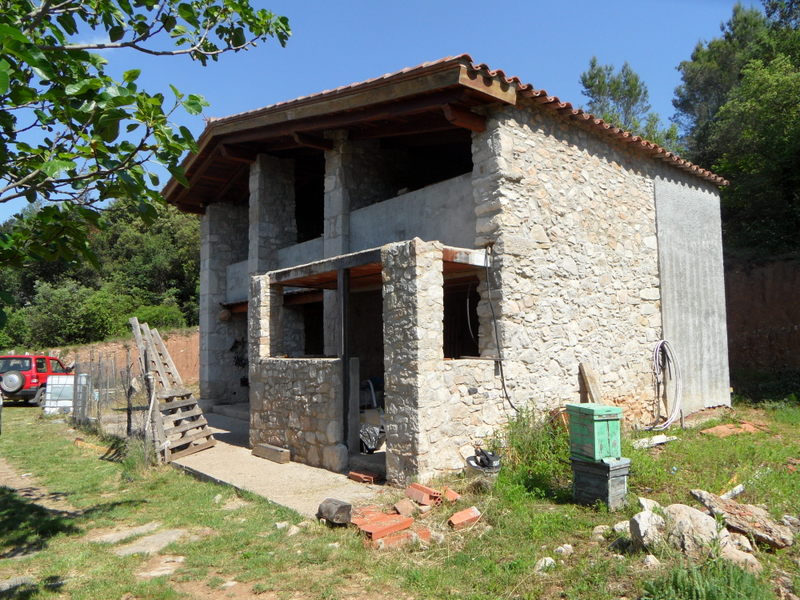 Farmhouse for sale to be restored of 340 m2 with 28 hectares of land in the Girones region