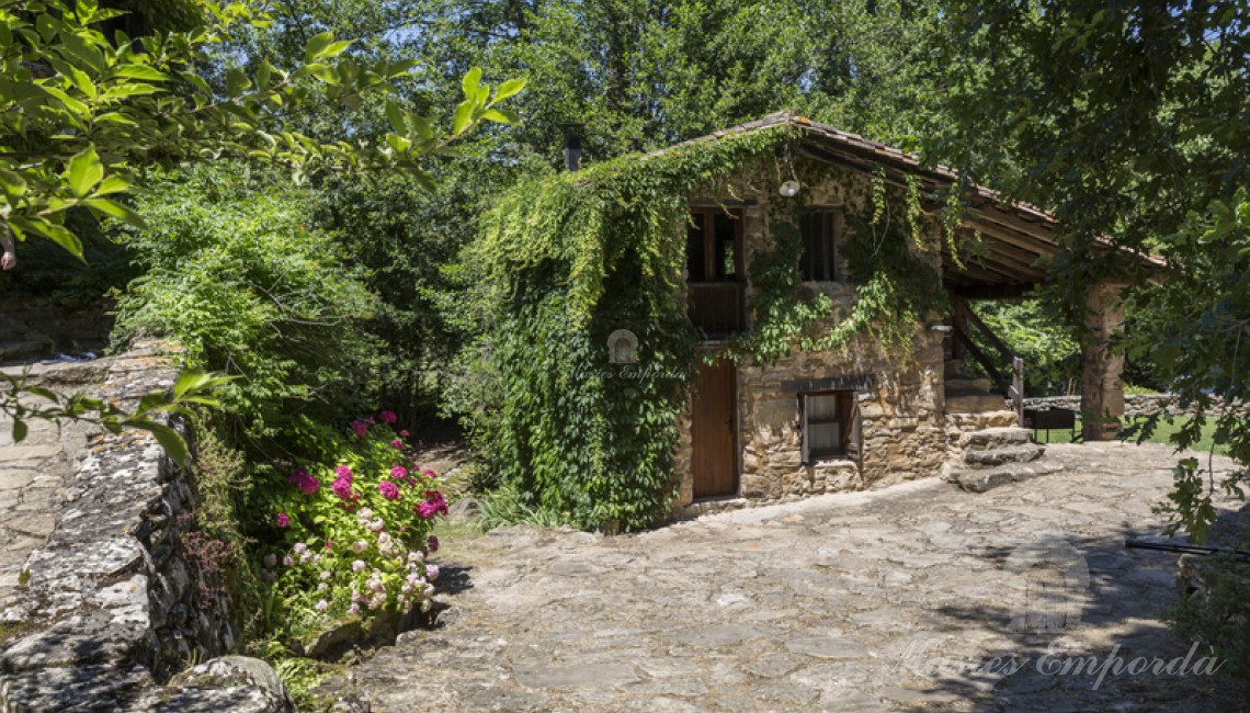Fachada del anexo al molino antigua leñera