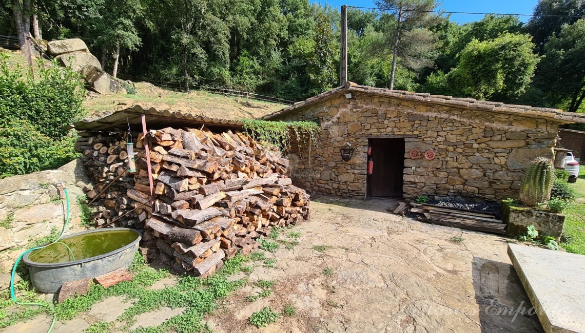 Views of the annexe