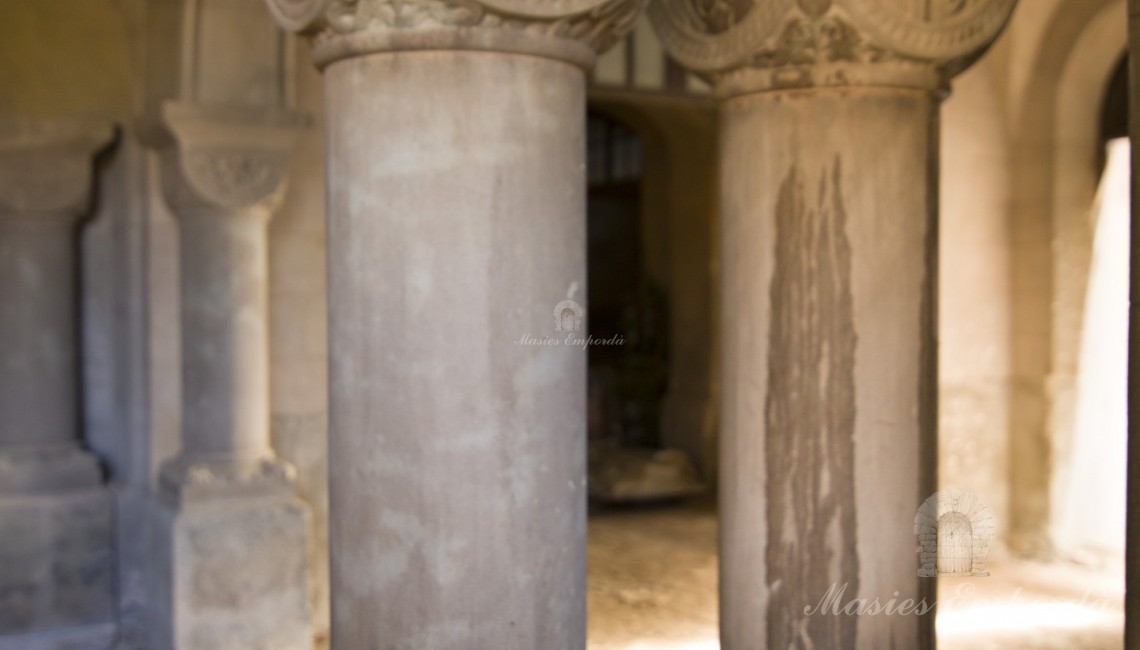Details of the capitals of the columns inside the castle
