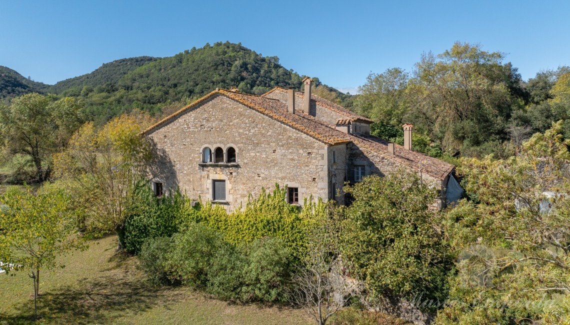 General view of the farmhouse
