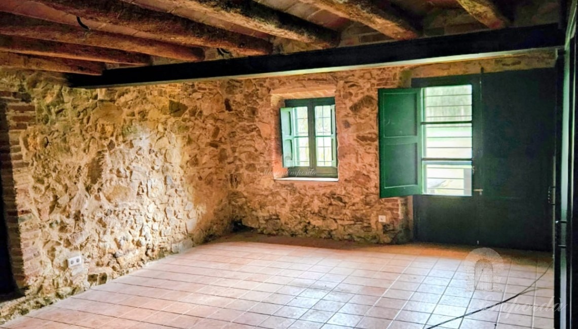 Amplio salón estar