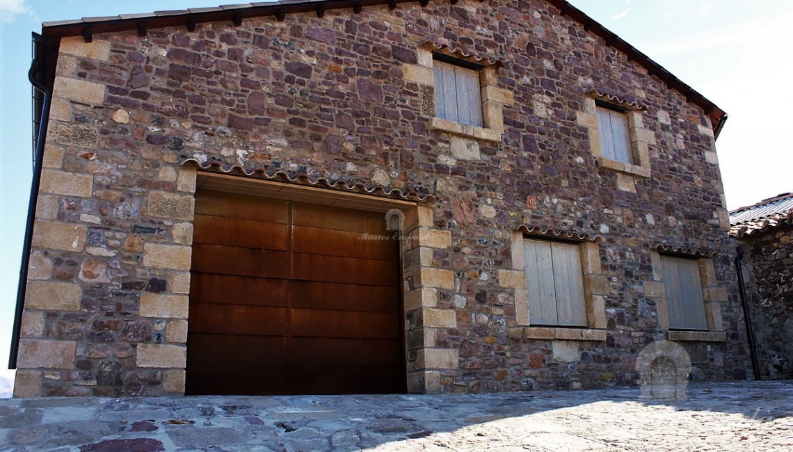 View of the facade of one of the houses 
