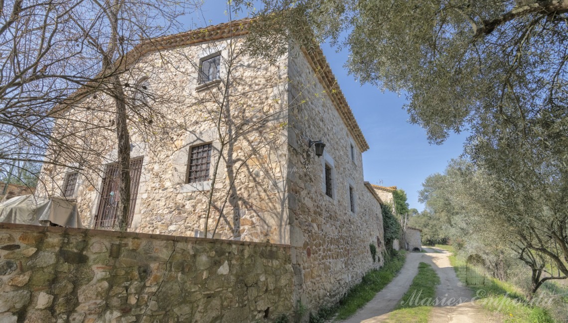 Exterior views of the property 