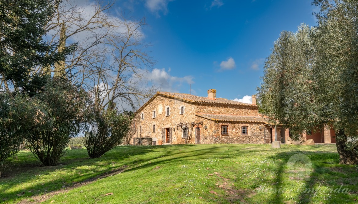 Views of the farmhouse