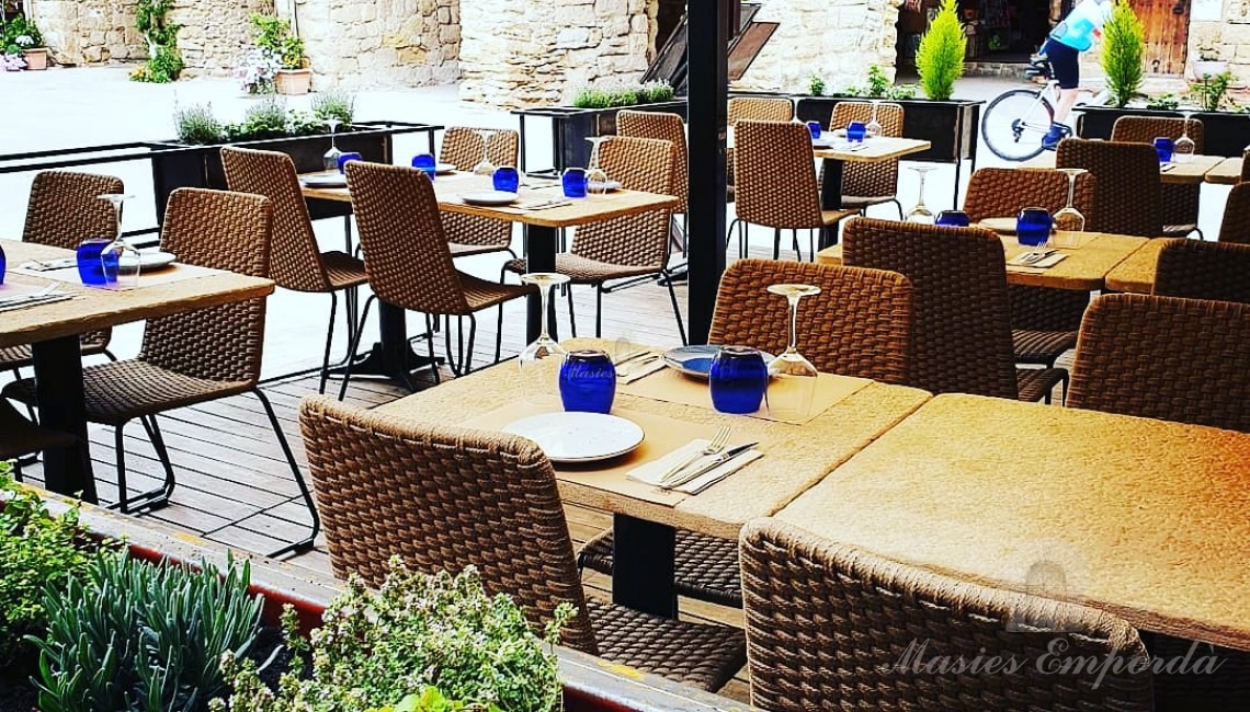 Outdoor terrace dining