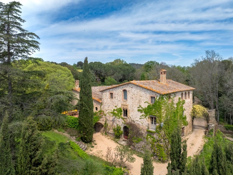 Views of the farmhouse
