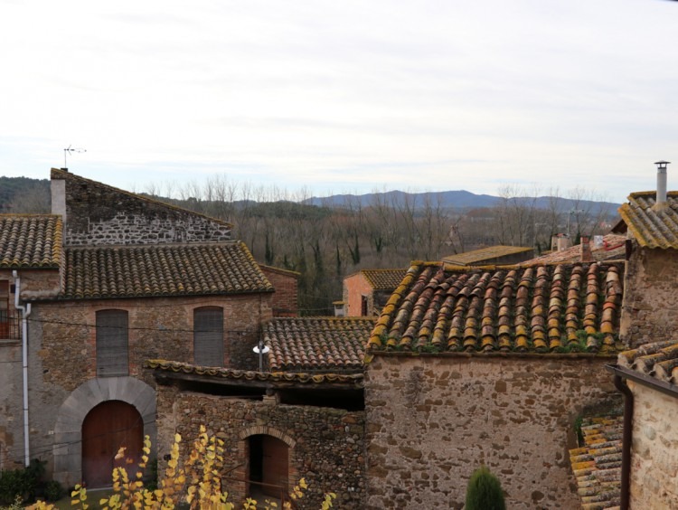 Get Wallpaper Girones Masies Emporda For Free