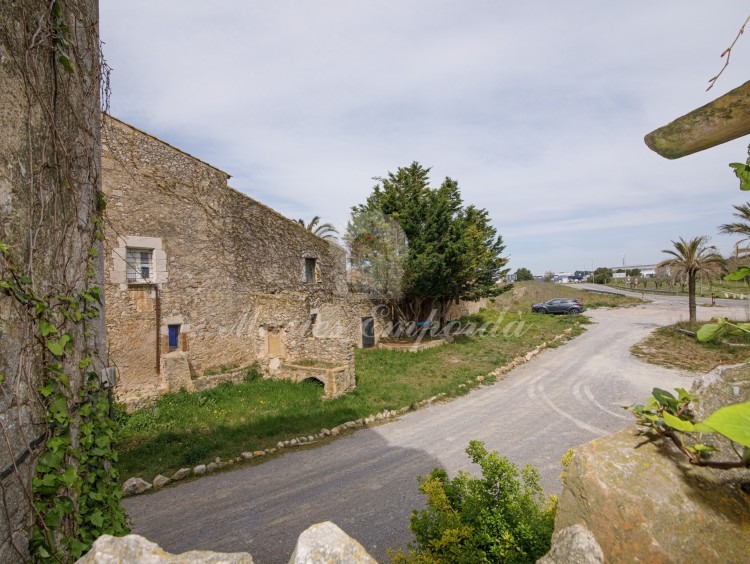 Views of the farmhouse