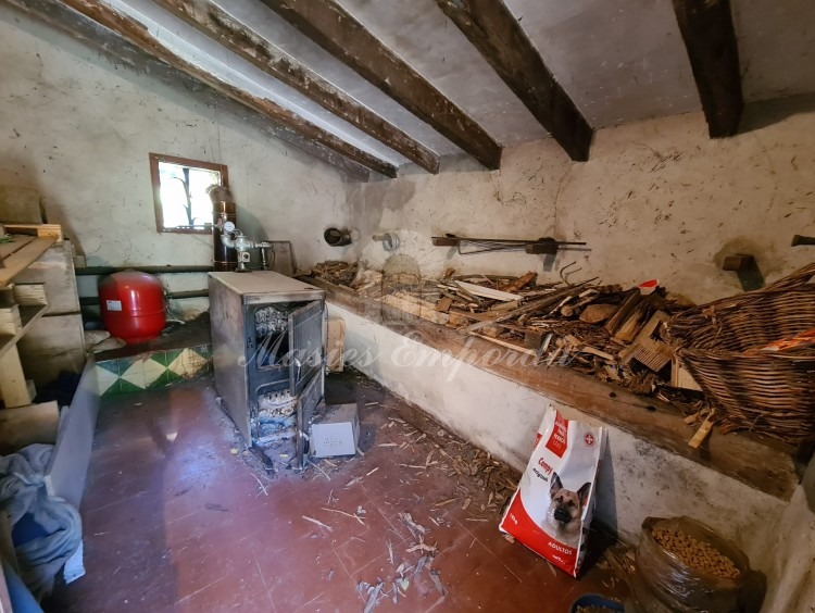 Views of the interior of the annexe