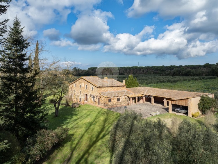 Views of the farmhouse