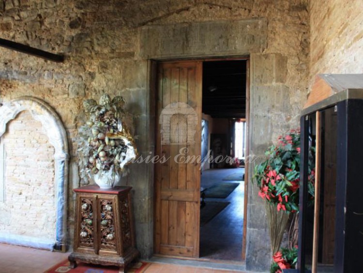 Entrada a la casa desde la primera planta hacia el hall 