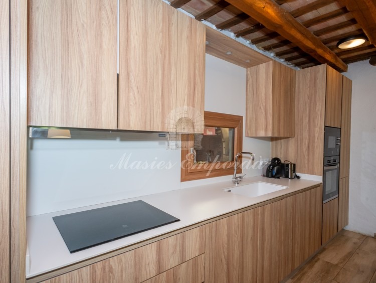 Comedor y cocina de una e las casas