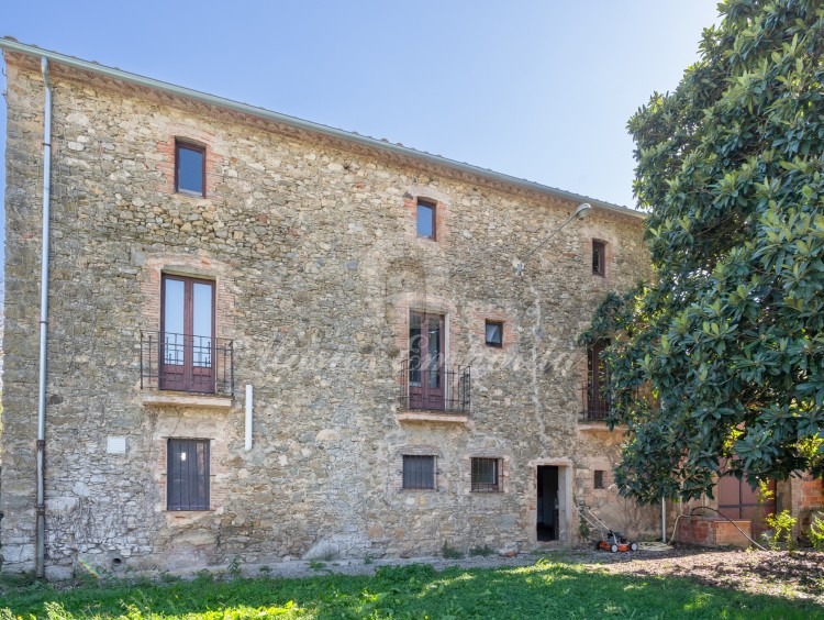 Façade of the farmhouse 