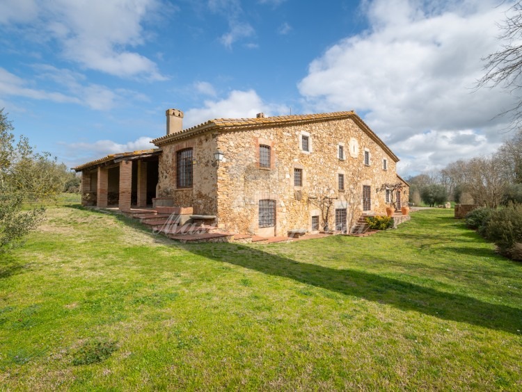Views of the farmhouse